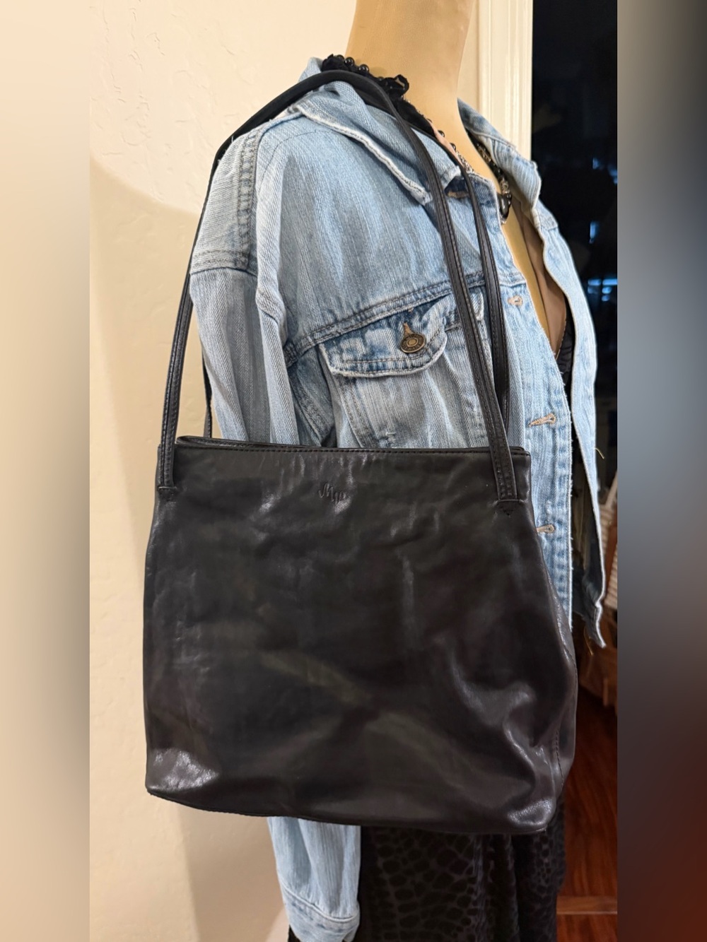 Vintage Monsac women’s black leather shoulder bag